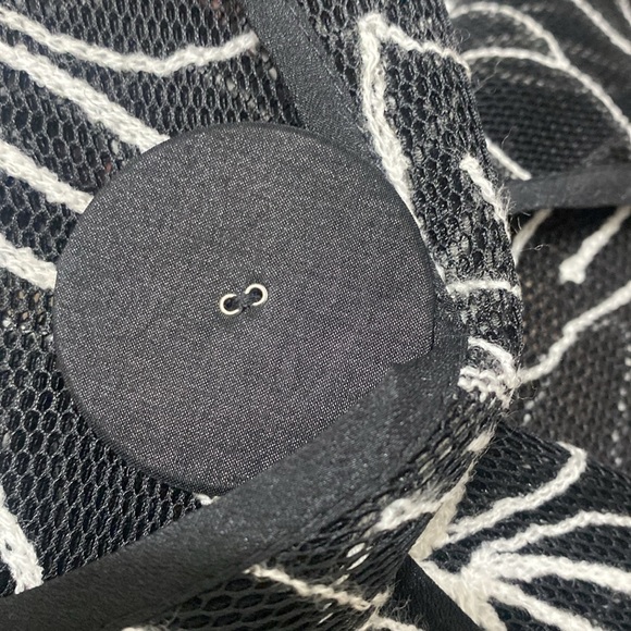 NWT JENNY T. New York Black and White Floral Sheer Jacket - Picture 3 of 7